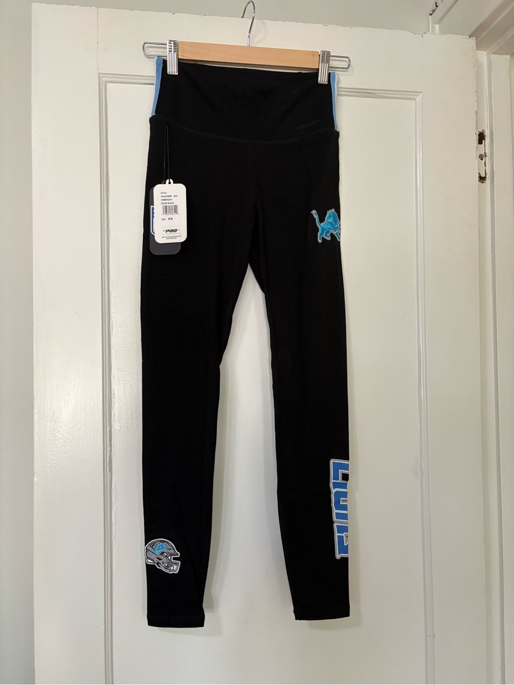 Pro standard women’s Black Leggings with Blue Detroit Lions Accent